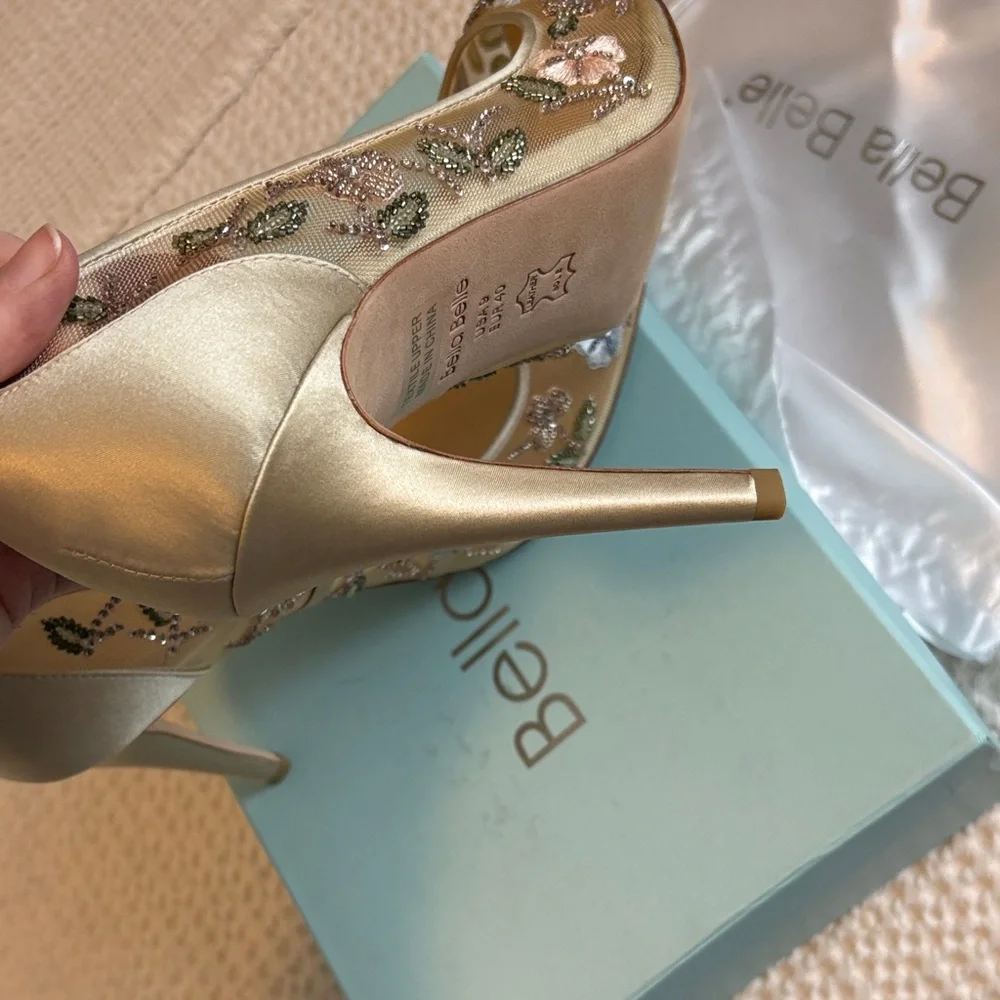 Bella Belle Gold Embroidered Women's Heels NIB size 9 - Picture 8 of 8